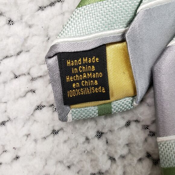 Donald Trump 100% Silk Tie OS Gray Green Stripe Power Office Siren - Picture 3 of 8